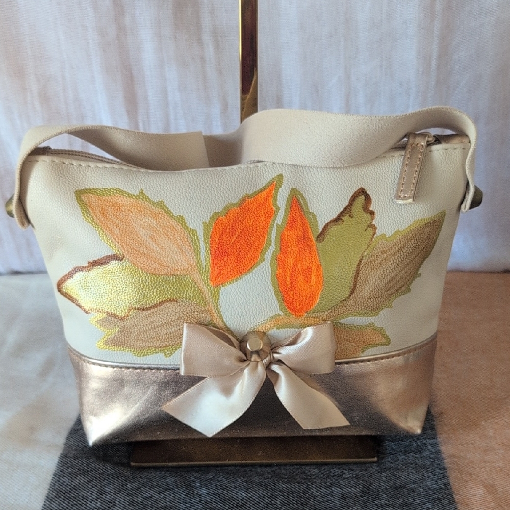 Vince Camuto makeup bag